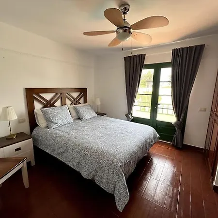 Hébergement de vacances The Sallies - 3 Bedroom With Private Pool