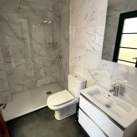 The Sallies - 3 Bedroom With Private Pool 티아즈