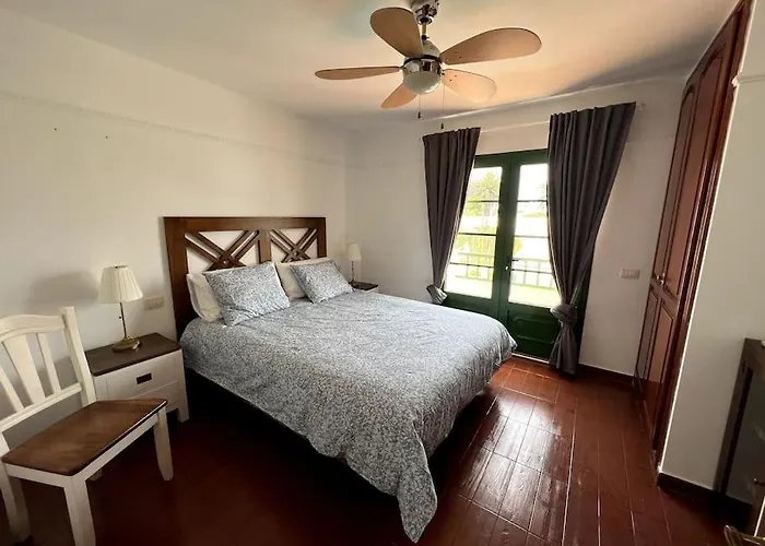 Hébergement de vacances The Sallies - 3 Bedroom With Private Pool