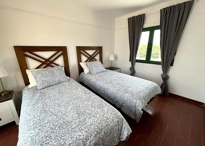 The Sallies - 3 Bedroom With Private Pool Hébergement de vacances *