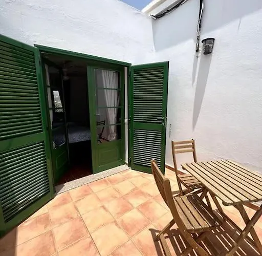 Hébergement de vacances The Sallies - 3 Bedroom With Private Pool *